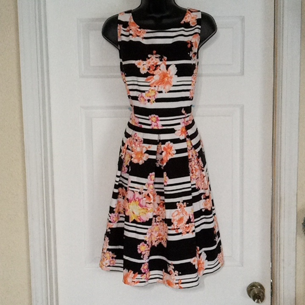Ronni Nicole, size 10 floral dress